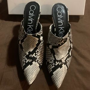 Calvin Klein black/white snake print heels NWOT